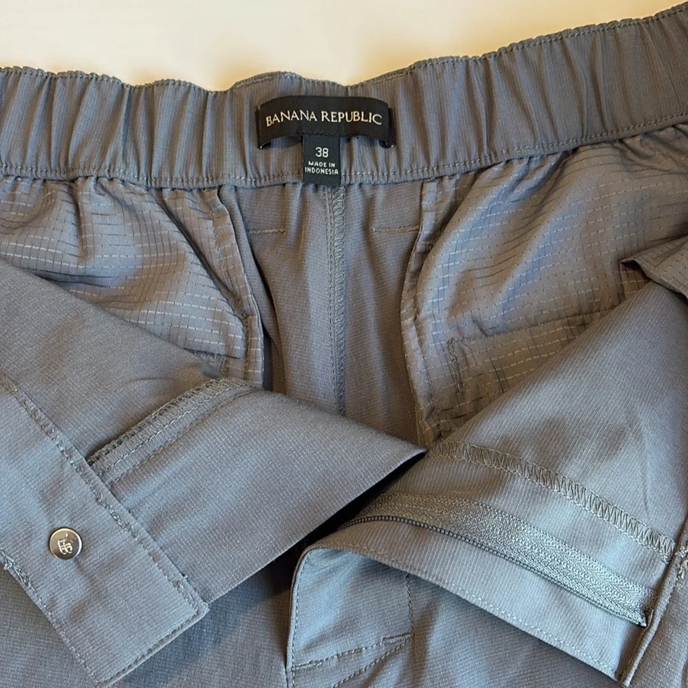 Banana Republic Men's Grey Comfort Flat Front Short Size 38‎
